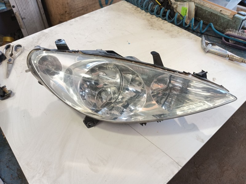 Recambio de faro derecho para peugeot 307 (3a/c) 1.6 16v referencia OEM IAM   