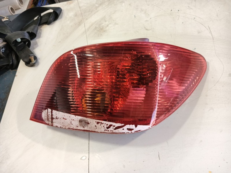 Recambio de piloto trasero derecho para peugeot 307 (3a/c) 1.6 16v referencia OEM IAM   