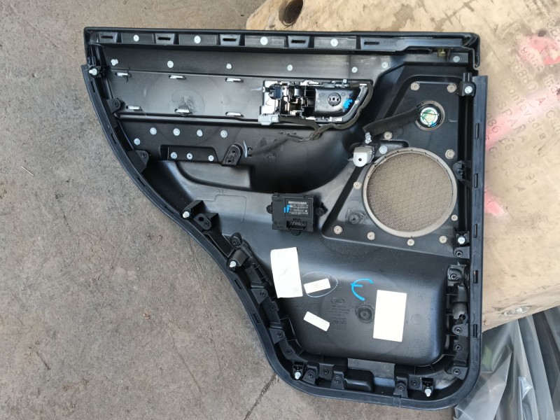 Recambio de guarnecido puerta trasera derecha para land rover range rover sport i (l320) 3.0 d 4x4 referencia OEM IAM   
