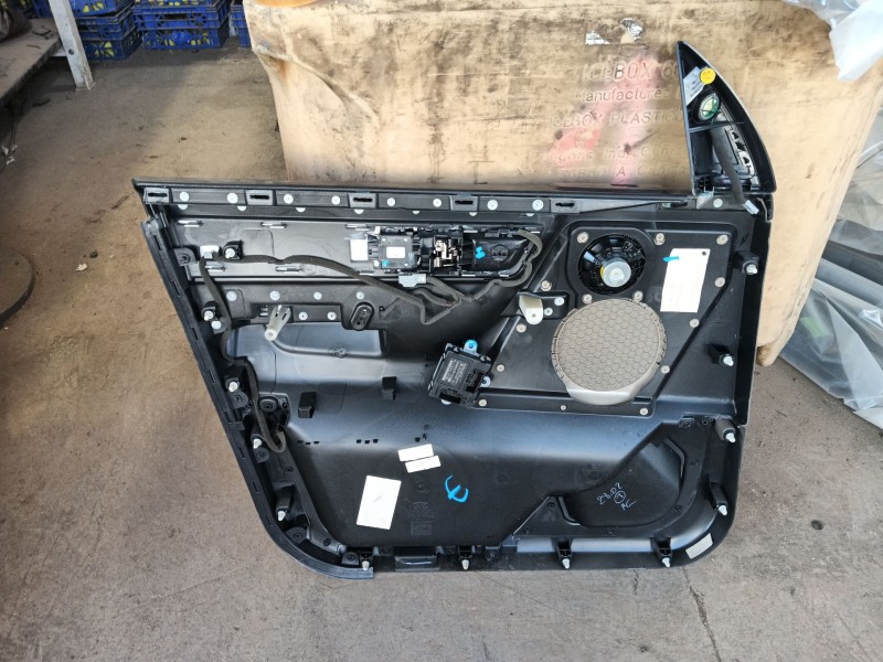 Recambio de guarnecido puerta delantera derecha para land rover range rover sport i (l320) 3.0 d 4x4 referencia OEM IAM   