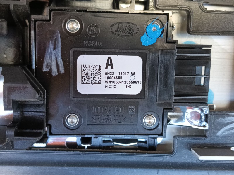 Recambio de guarnecido puerta delantera derecha para land rover range rover sport i (l320) 3.0 d 4x4 referencia OEM IAM   