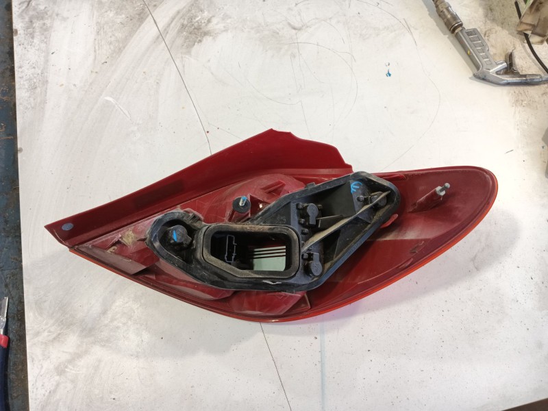 Recambio de piloto trasero izquierdo para peugeot 207/207+ (wa_, wc_) 1.4 16v referencia OEM IAM 6350Y7  