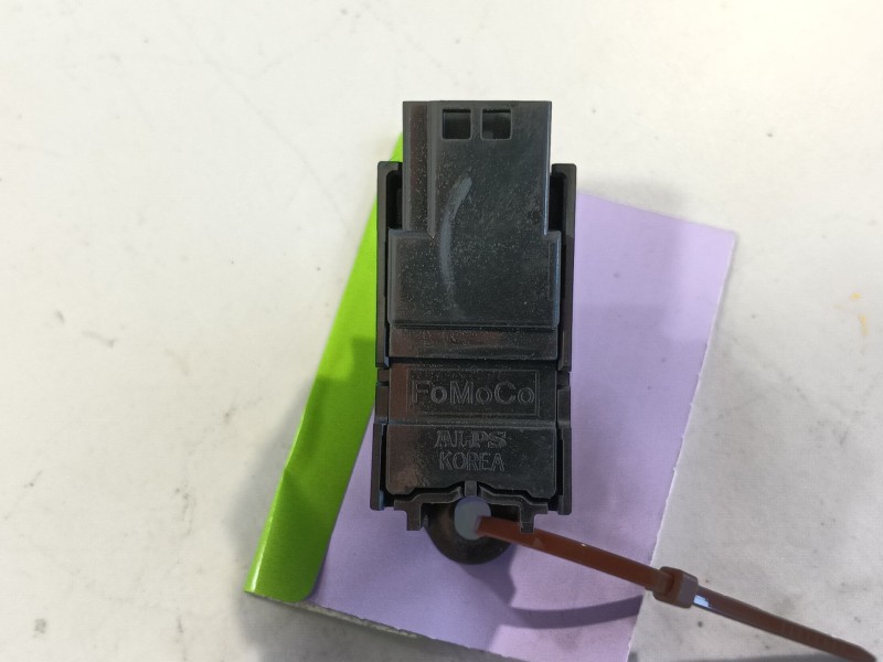 Recambio de mando elevalunas trasero derecho para land rover range rover sport i (l320) 3.0 d 4x4 referencia OEM IAM LR086039  