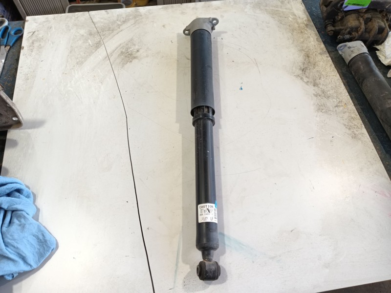 Recambio de amortiguador trasero izquierdo para ford puma (j2k, cf7) 1.0 ecoboost referencia OEM IAM   