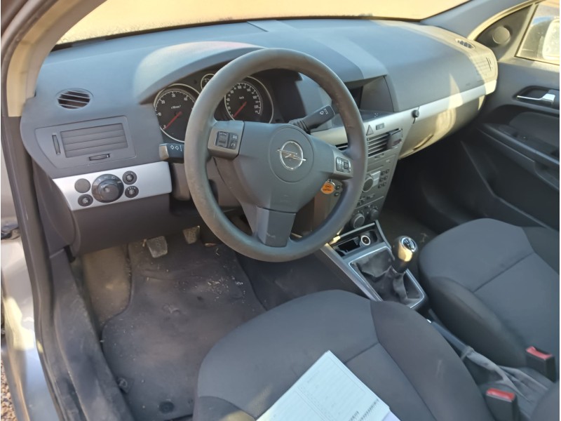 opel astra h (a04) del año 2005