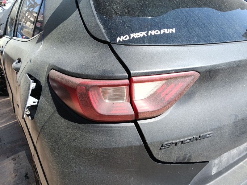 Recambio de piloto trasero izquierdo interior para kia stonic (yb) 1.2 cvvt referencia OEM IAM 92403H8500  