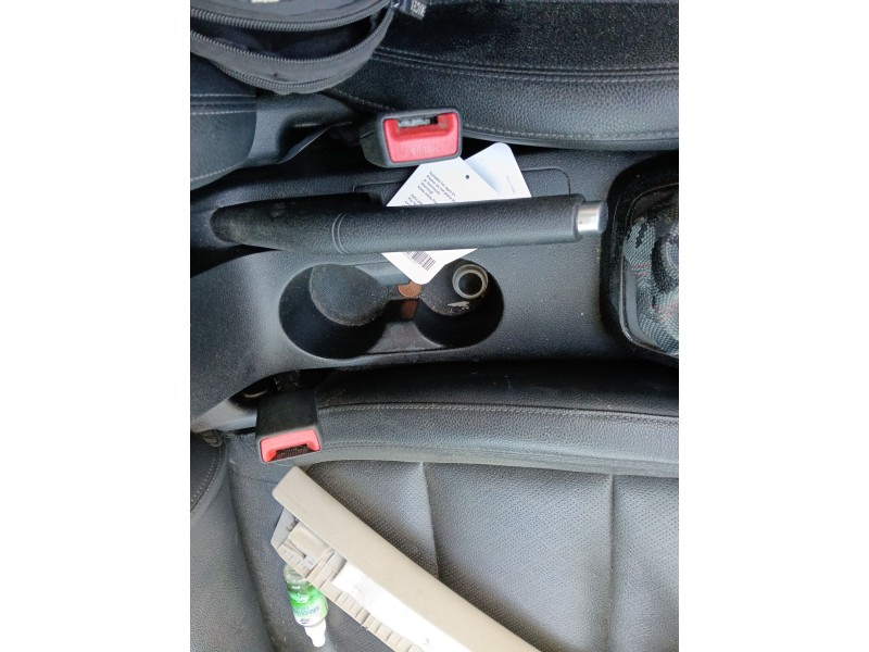 Recambio de enganche cinturon delantero derecho para kia stonic (yb) 1.2 cvvt referencia OEM IAM   