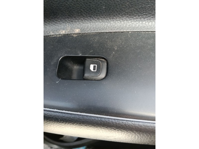 Recambio de mando elevalunas delantero derecho para kia stonic (yb) 1.2 cvvt referencia OEM IAM 93576H8000  