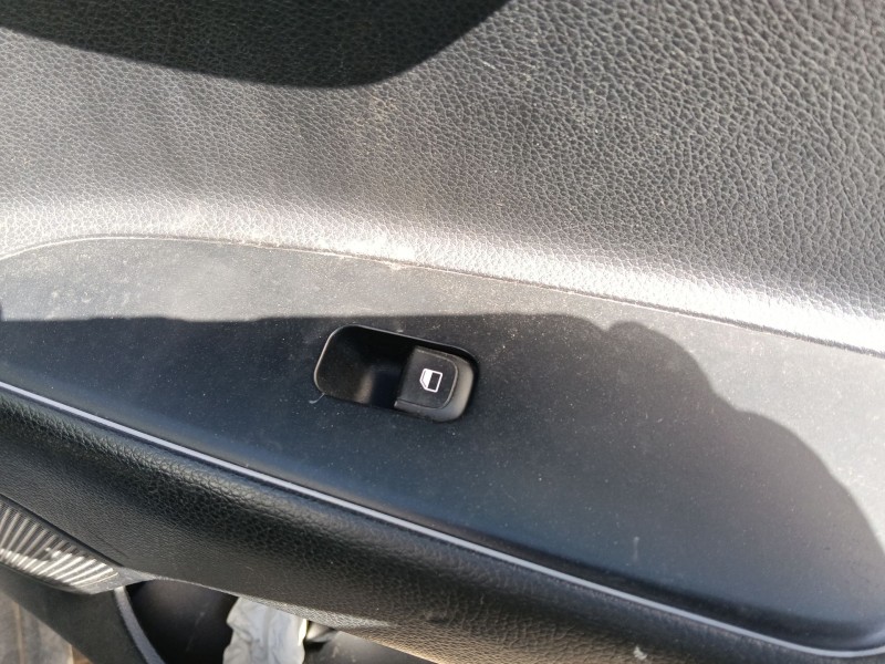 Recambio de mando elevalunas trasero derecho para kia stonic (yb) 1.2 cvvt referencia OEM IAM 93576H8000  