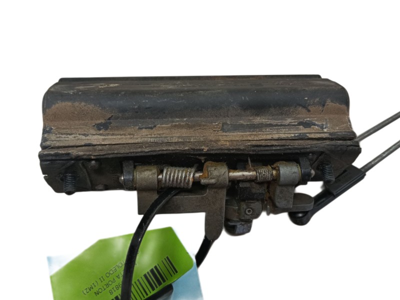 Recambio de maneta porton para seat toledo ii (1m2) 1.9 tdi referencia OEM IAM 1M5827561E  