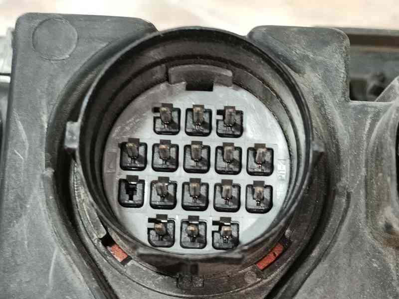 Recambio de faro izquierdo para land rover range rover sport i (l320) 3.0 d 4x4 referencia OEM IAM LR030761 89905977 