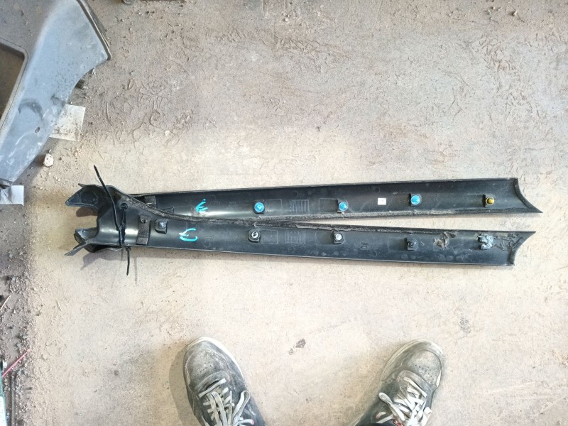 Recambio de molduras delanteras para land rover range rover sport i (l320) 3.0 d 4x4 referencia OEM IAM   