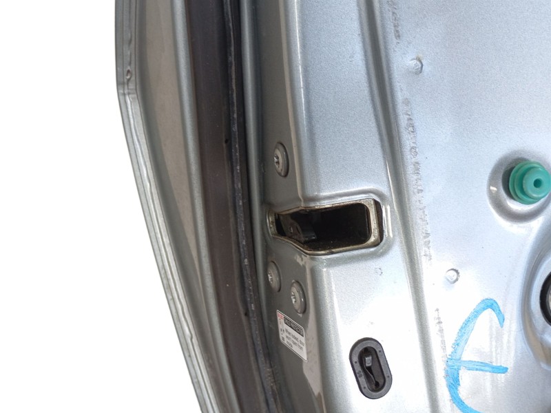 Recambio de puerta trasera izquierda para toyota yaris (_p9_) 1.4 d-4d (nlp90_) referencia OEM IAM 670040D110  