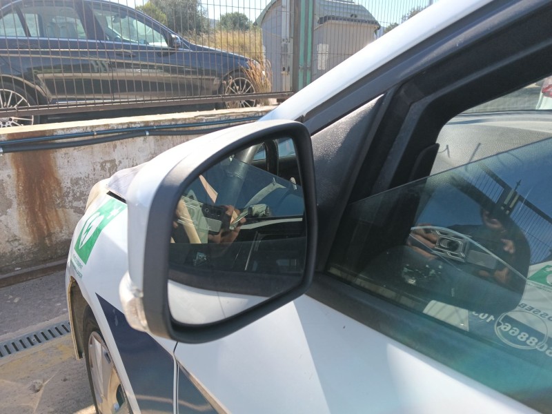 Recambio de espejo retrovisor izquierdo para ford focus iii 1.6 tdci referencia OEM IAM 2139811  