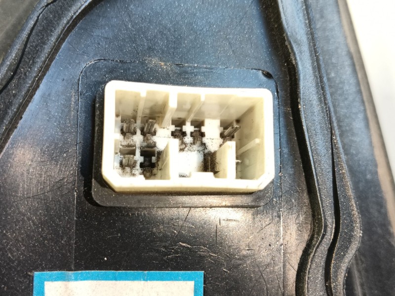 Recambio de espejo retrovisor izquierdo para kia sorento i (jc) 2.5 crdi referencia OEM IAM 876013E20000 / 876013E210 / 876103E2