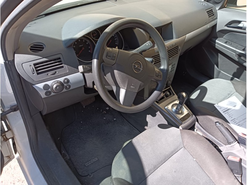 opel astra h (a04) del año 2004