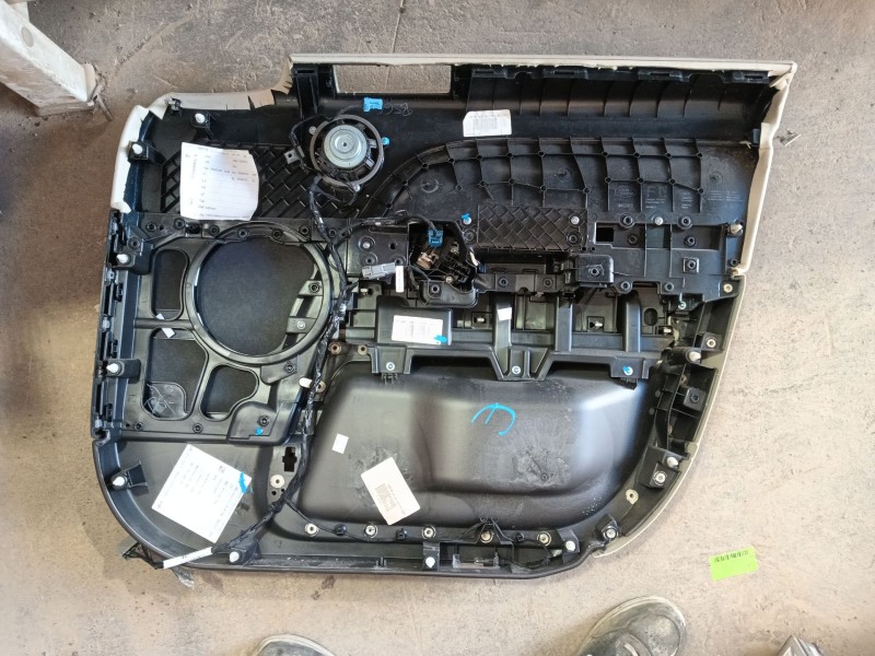 Recambio de guarnecido puerta delantera izquierda para land rover range rover sport ii (l494) 4.4 sdv8 4x4 referencia OEM IAM   