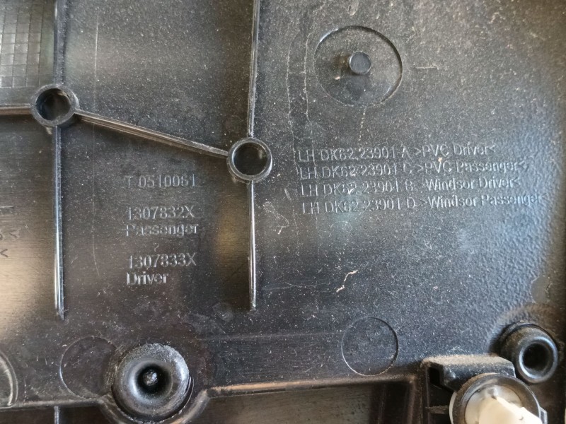 Recambio de guarnecido puerta delantera izquierda para land rover range rover sport ii (l494) 4.4 sdv8 4x4 referencia OEM IAM   