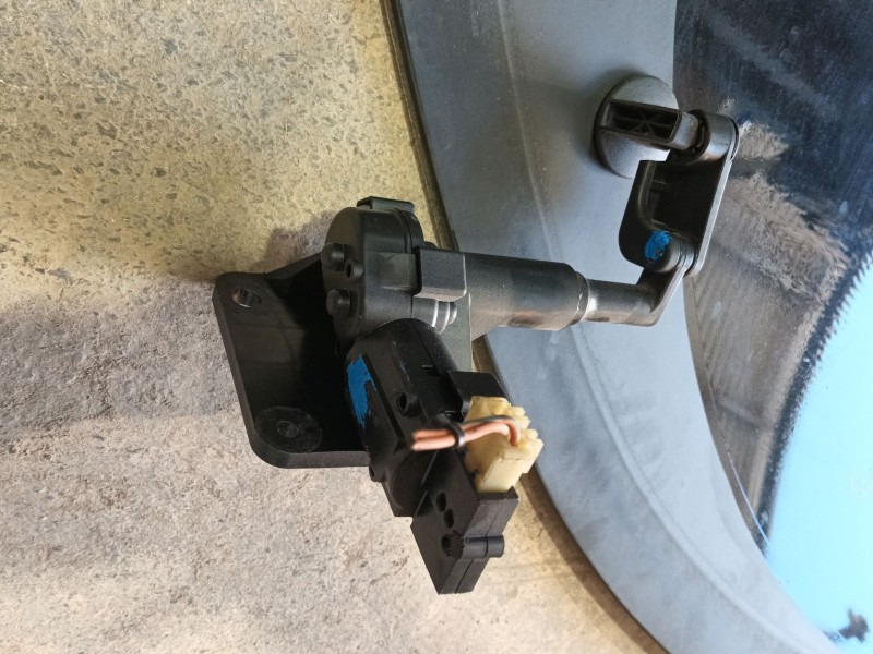 Recambio de luna custodia trasera derecha para chrysler voyager iv (rg, rs) 2.8 crd referencia OEM IAM   