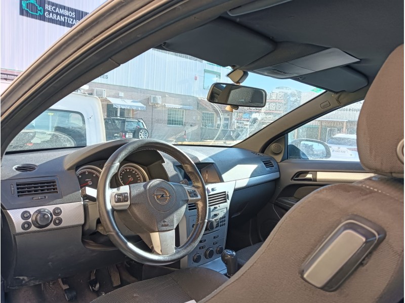 opel astra h gtc (a04) del año 2007