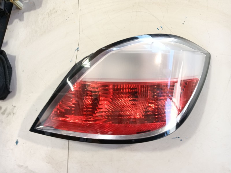 Recambio de piloto trasero derecho para opel astra h (a04) 1.6 (l48) referencia OEM IAM   