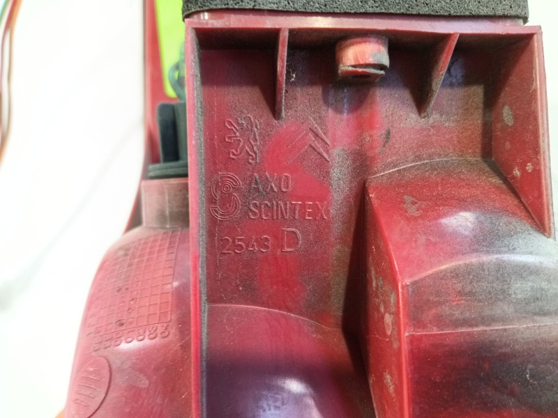 Recambio de piloto trasero derecho para peugeot 607 (9d, 9u) 2.2 hdi referencia OEM IAM 6351N1  