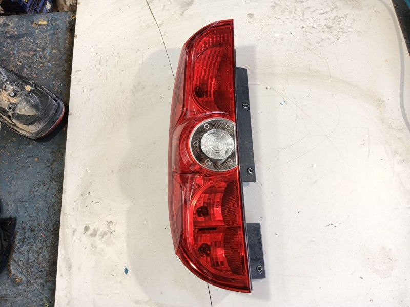 Recambio de piloto trasero izquierdo para fiat doblo cargo (263_) 1.6 d multijet referencia OEM IAM 0000051810674  