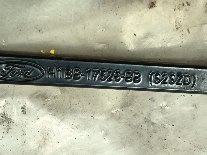 Recambio de brazo limpia delantero derecho para ford puma (j2k, cf7) 1.0 ecoboost referencia OEM IAM   