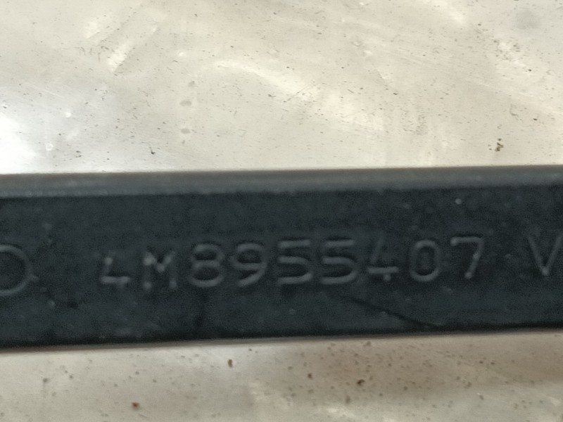 Recambio de brazo limpia delantero izquierdo para audi q8 (4mn, 4mt) 50 tdi mild hybrid quattro referencia OEM IAM   