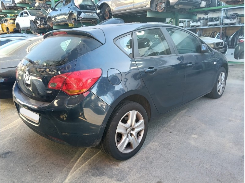 opel astra j (p10) del año 2011