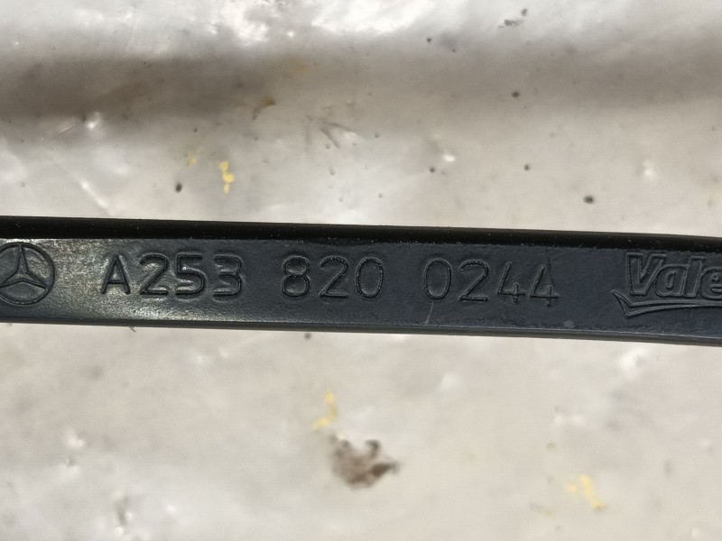 Recambio de brazo limpia delantero derecho para mercedes-benz glc (x253) 200 eq boost 4-matic (253.981) referencia OEM IAM A2538