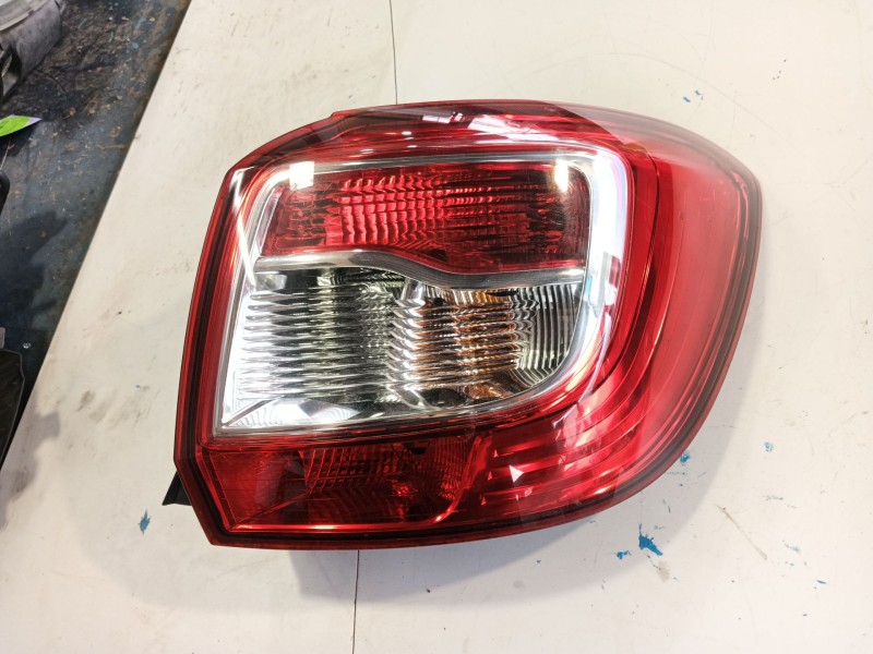 Recambio de piloto trasero derecho para dacia sandero (bs_) 1.2 16v referencia OEM IAM 265506669R  