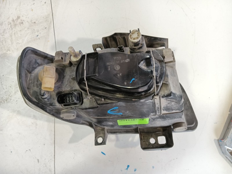 Recambio de faro izquierdo para seat ibiza ii (6k1) 1.9 sdi referencia OEM IAM   