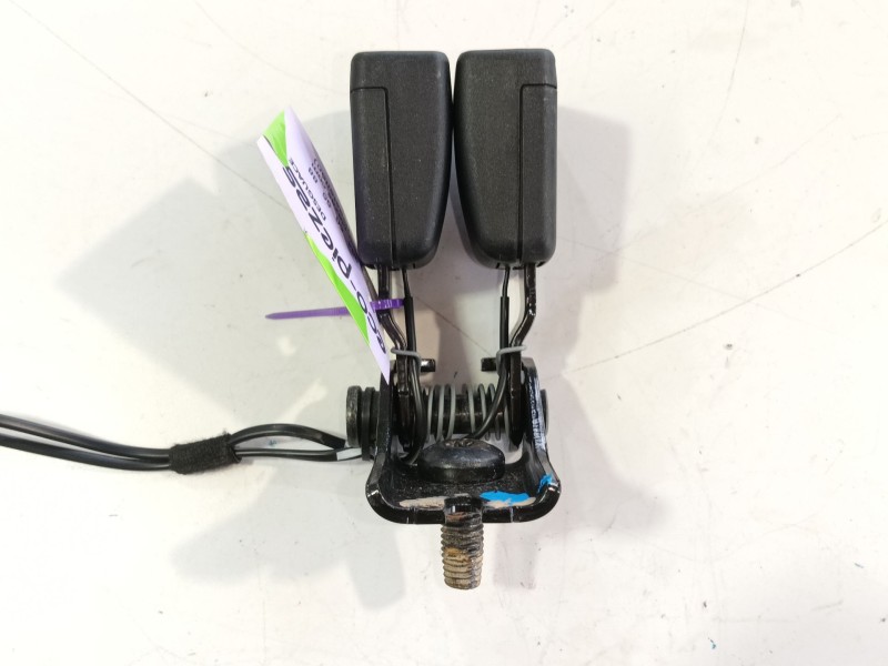 Recambio de enganche cinturon trasero central para ford puma (j2k, cf7) 1.0 ecoboost referencia OEM IAM   