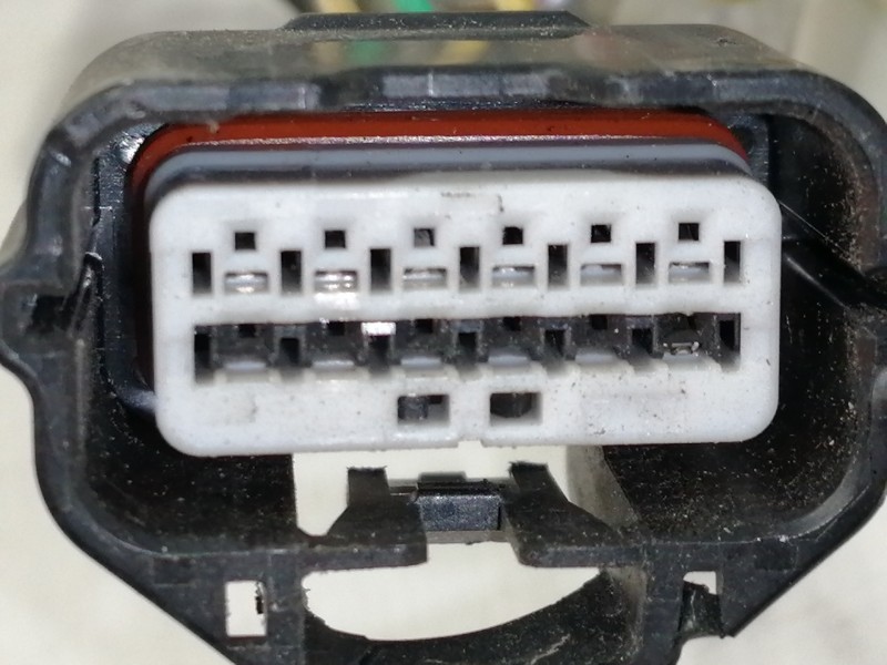 Recambio de caja reles / fusibles para renault kangoo 1.5 dci diesel referencia OEM IAM 8201044237  