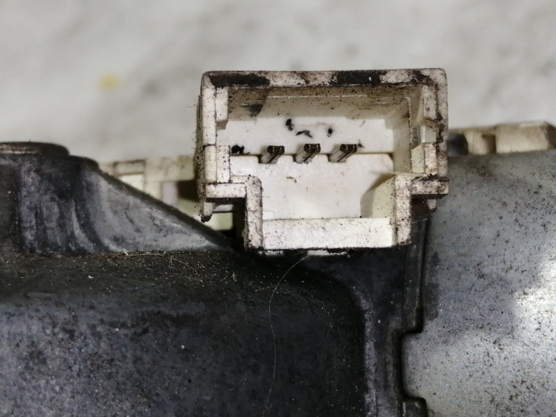 Recambio de motor limpia trasero para peugeot 106 (s2) kid d referencia OEM IAM 9641811080  