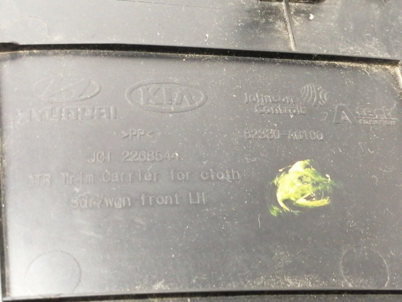 Recambio de guarnecido puerta delantera izquierda para hyundai i30 (gd) style referencia OEM IAM 82330A6100  