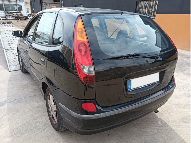 nissan almera tino (v10) del año 2003