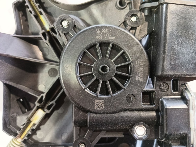 Recambio de elevalunas delantero derecho para opel astra k (b16) 1.4 turbo (68) referencia OEM IAM 13406674  