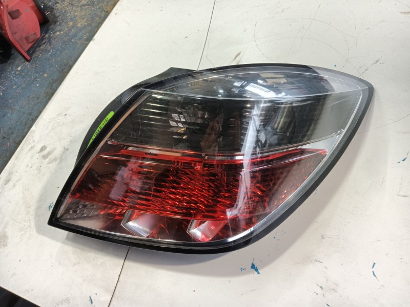 Recambio de piloto trasero derecho para opel astra h gtc (a04) 1.7 cdti (l08) referencia OEM IAM   