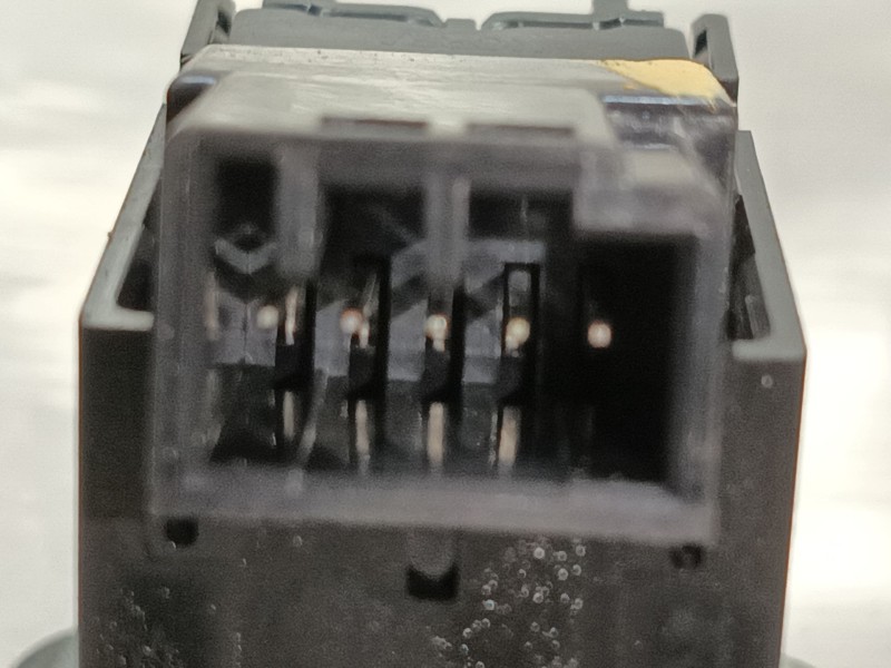 Recambio de mando elevalunas trasero derecho para land rover range rover sport ii (l494) 4.4 sdv8 4x4 referencia OEM IAM LR07889