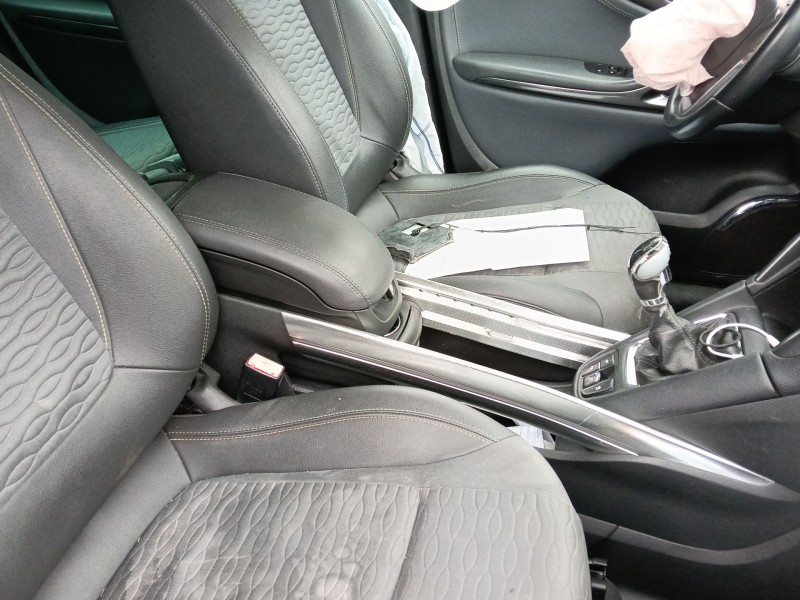 Recambio de apoyabrazos central para opel zafira tourer c (p12) 2.0 cdti (75) referencia OEM IAM   