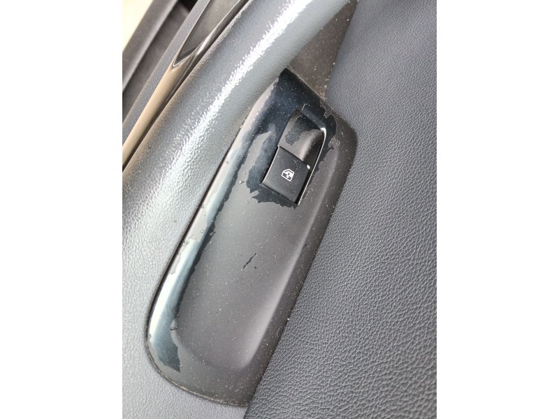 Recambio de mando elevalunas delantero derecho para opel zafira tourer c (p12) 2.0 cdti (75) referencia OEM IAM 13301886  