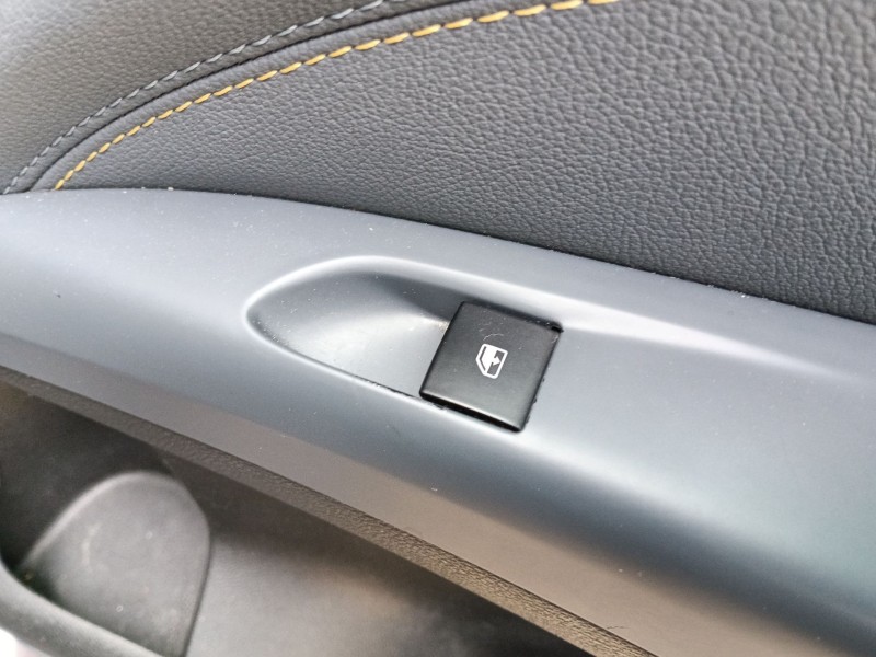 Recambio de mando elevalunas trasero derecho para opel zafira tourer c (p12) 2.0 cdti (75) referencia OEM IAM 13301888  