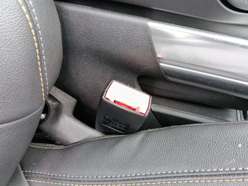 Recambio de enganche cinturon delantero derecho para opel zafira tourer c (p12) 2.0 cdti (75) referencia OEM IAM   