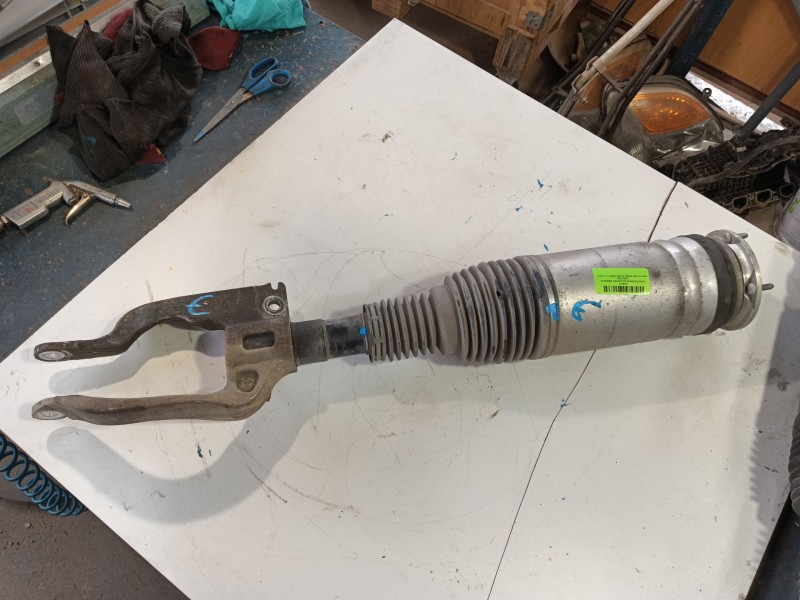 Recambio de amortiguador delantero derecho para land rover range rover sport ii (l494) 4.4 sdv8 4x4 referencia OEM IAM LR087084 