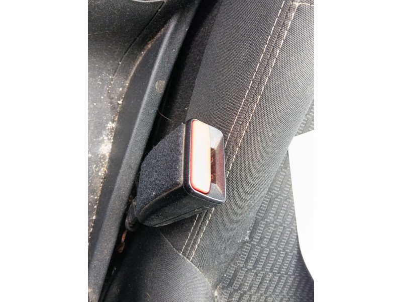 Recambio de enganche cinturon delantero derecho para peugeot 208 i (ca_, cc_) 1.2 vti 82 referencia OEM IAM   