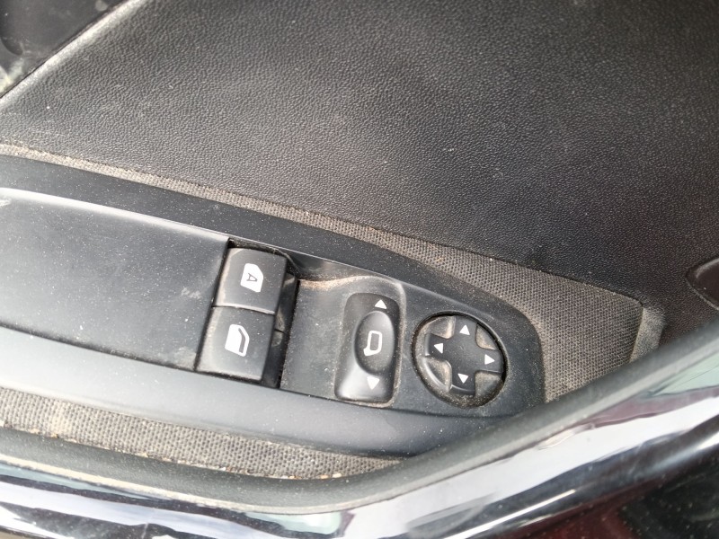 Recambio de mando elevalunas delantero izquierdo para peugeot 208 i (ca_, cc_) 1.2 vti 82 referencia OEM IAM 96751127ZD  