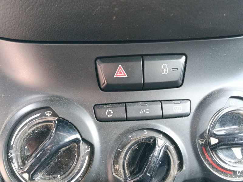 Recambio de warning para peugeot 208 i (ca_, cc_) 1.2 vti 82 referencia OEM IAM 96750916ZD  