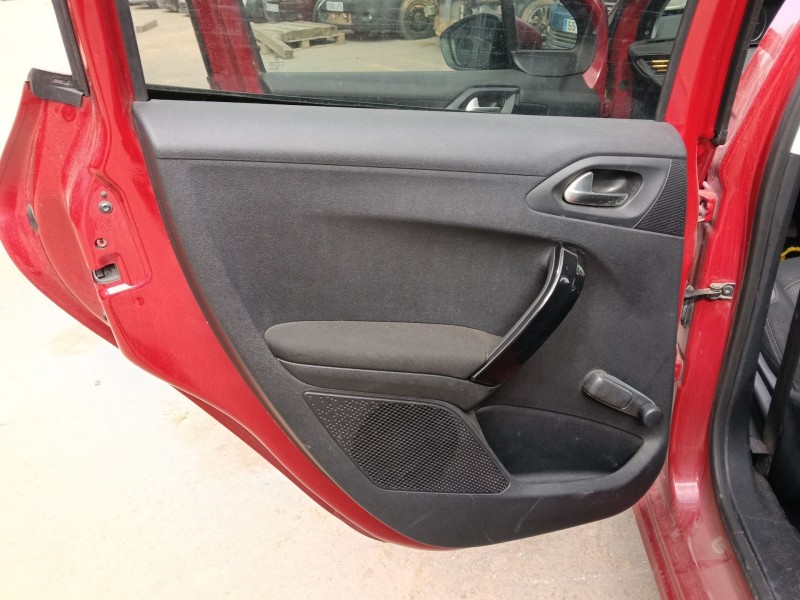 Recambio de guarnecido puerta trasera izquierda para peugeot 208 i (ca_, cc_) 1.2 vti 82 referencia OEM IAM   